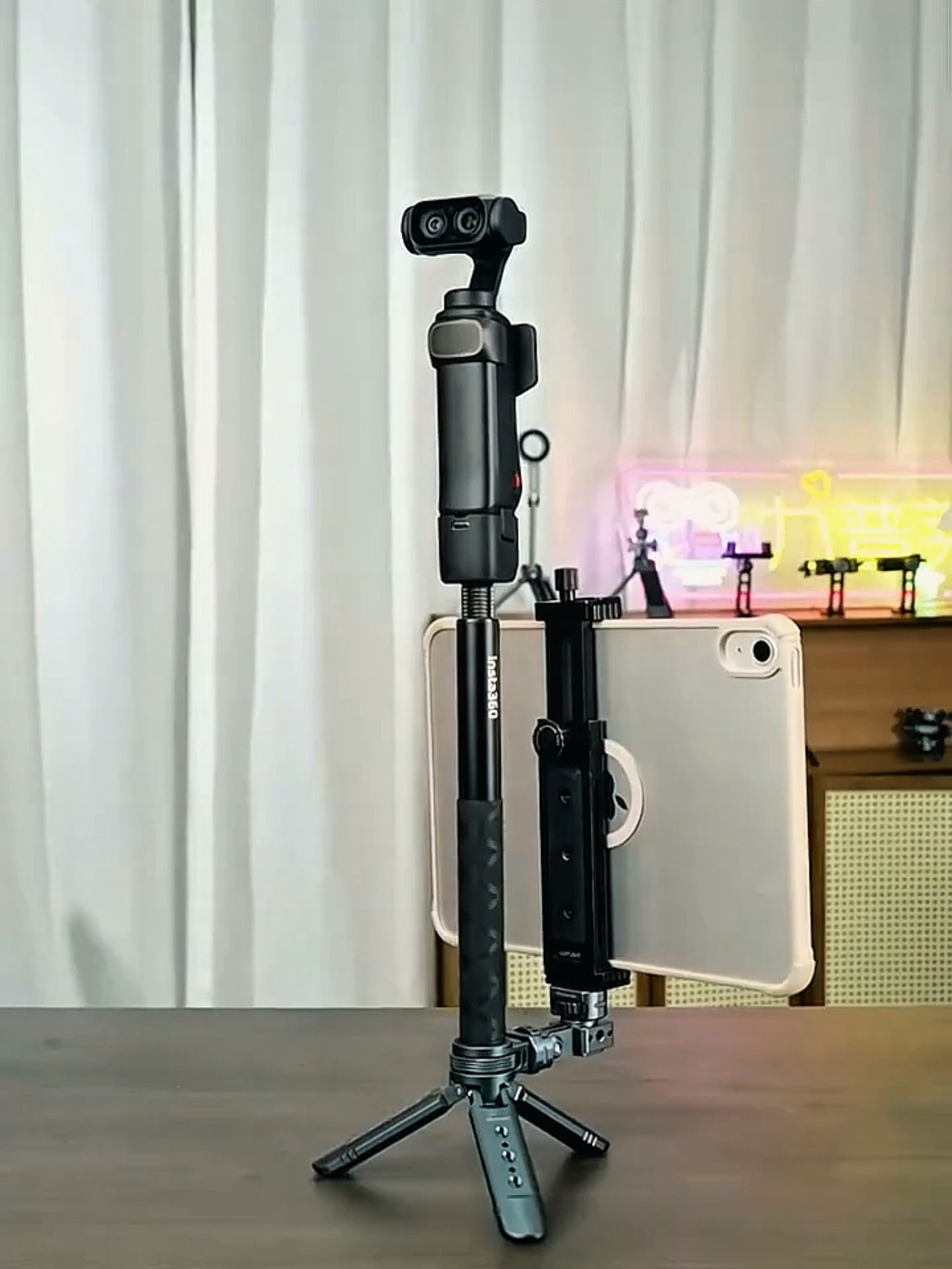 Compatible with DJI Pocket 3/4/4P: 360Luna Ultra Portable Handheld Grip & Mini Desktop Tripod