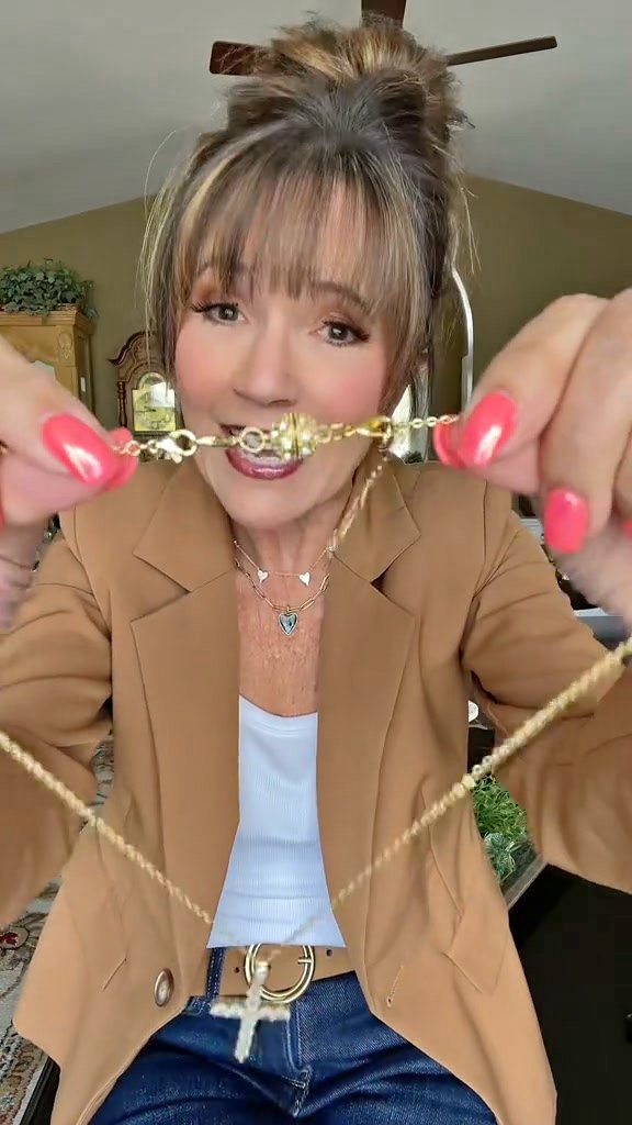 Magnetic Clasp Solves Necklace Hassles