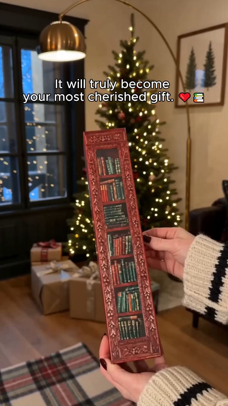25 Mini Books. 1 Magical Countdown