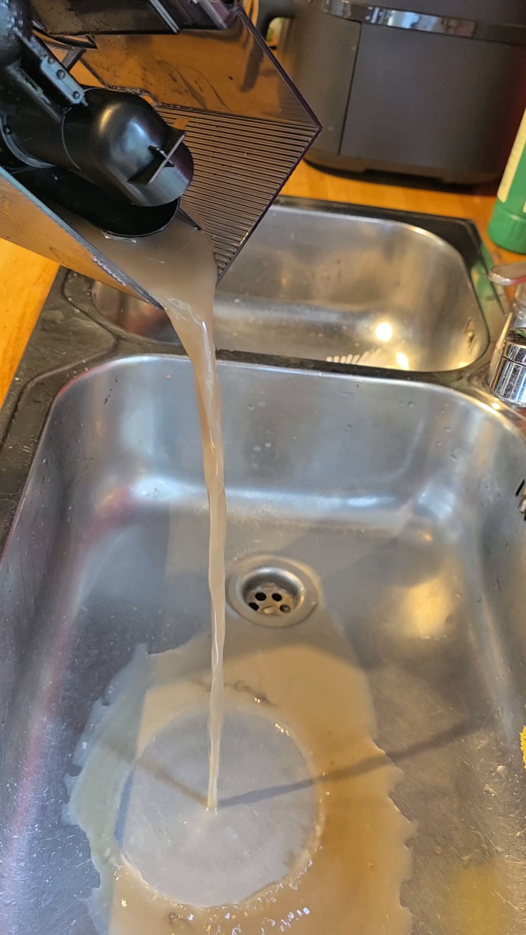 Tar bort intorkade fläckar på under 1 minut
