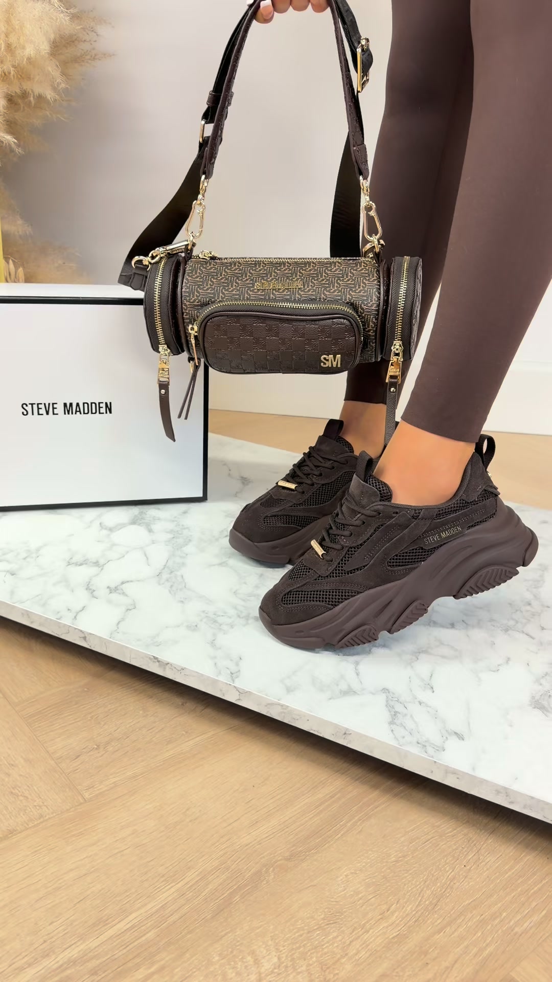 STEVE MADDEN SNEAKERS