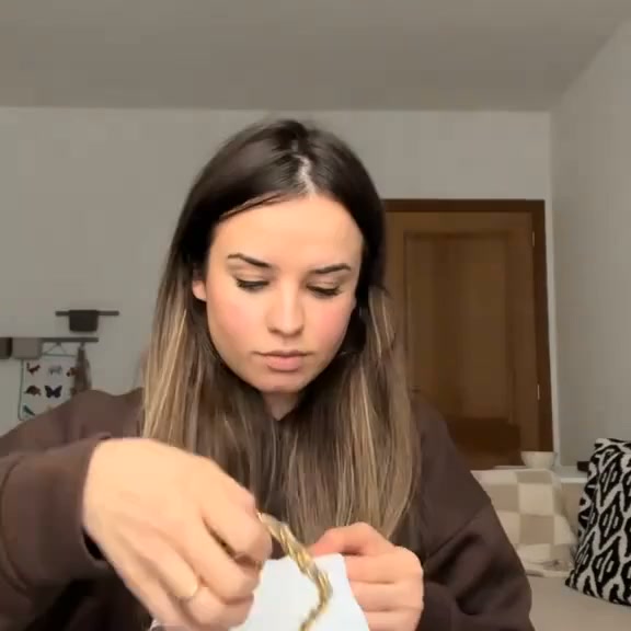 Eine Tasche, die deinen Look komplett macht Entdecke einer unserer beliebtesten Handtaschen und gönn dir ein neues Lieblingsstück.