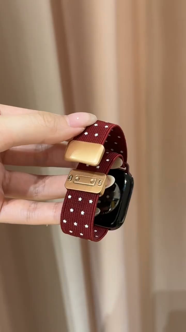 Cutest Polka Dot Apple Watch Strap!