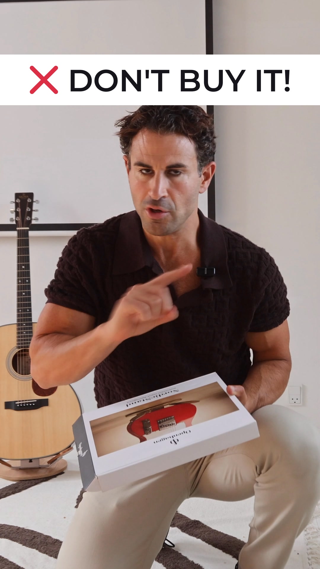 One Stand. Guitar to Ukulele.