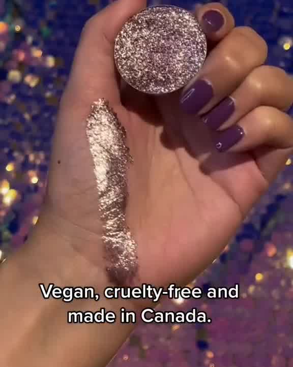 Highly Pigmented, Easy to Use Glitter Makeup