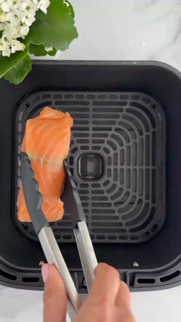 300 Recettes Spécialement Conçues pour le AirFryer !