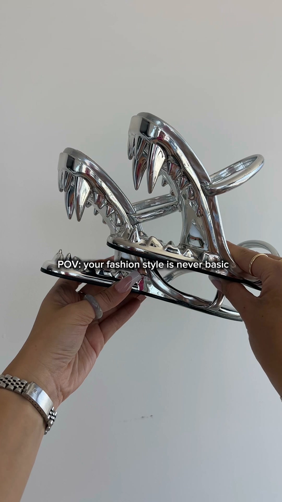 THE HEELS HAVE TEETH.