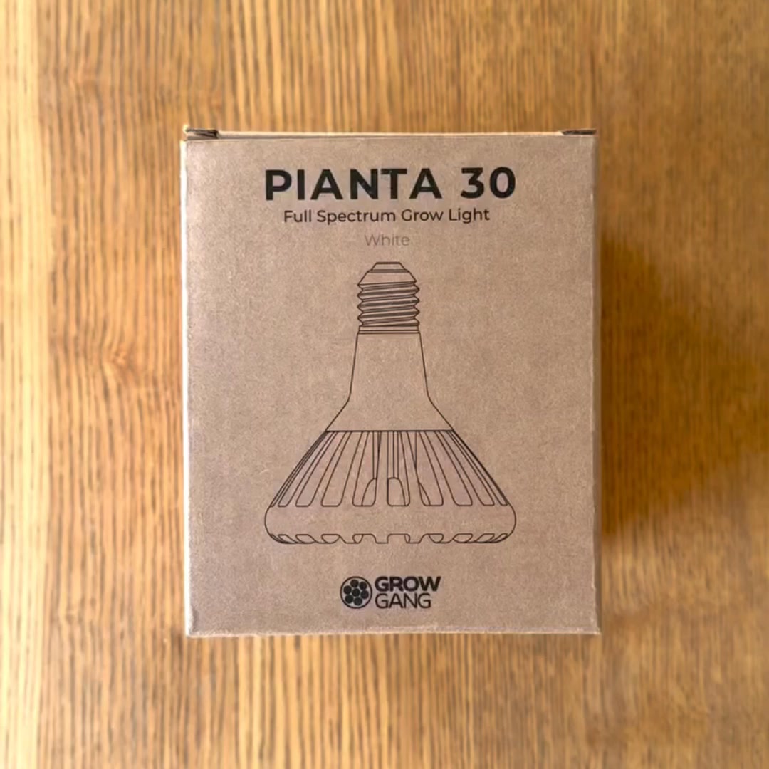Unboxing the Pianta 30 Grow Light
