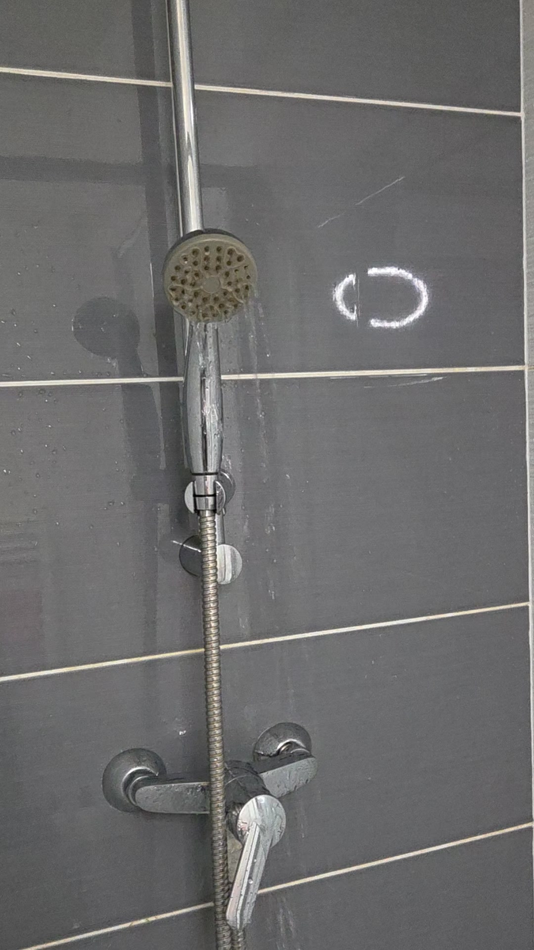 Votre eau traverse votre peau et vos cheveux chaque jour.