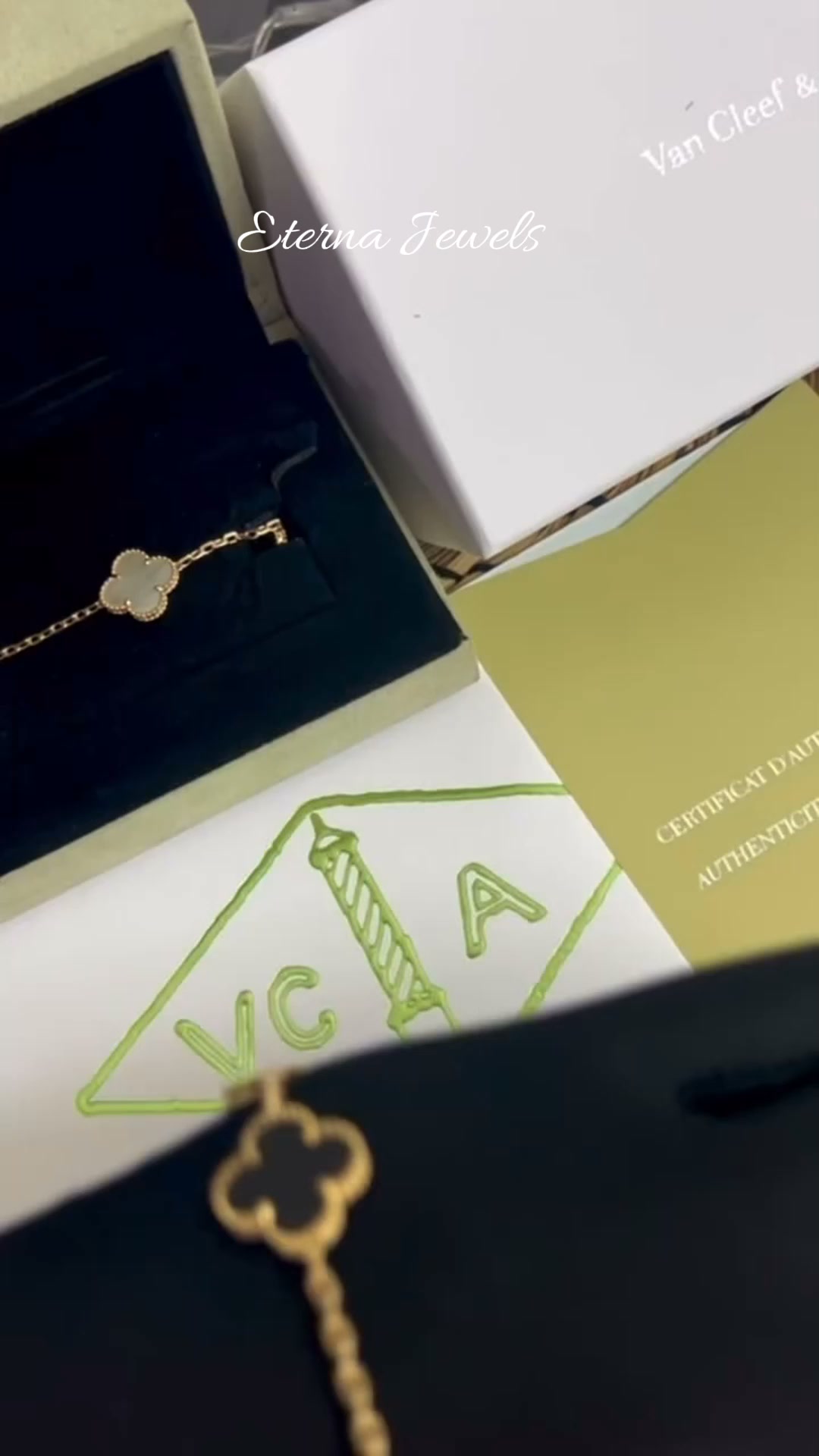 Unboxed a Box of Jewelry During Lunch — Now I Can't Focus on Work