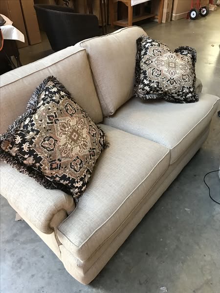 Second Hand Sofas: Learn More