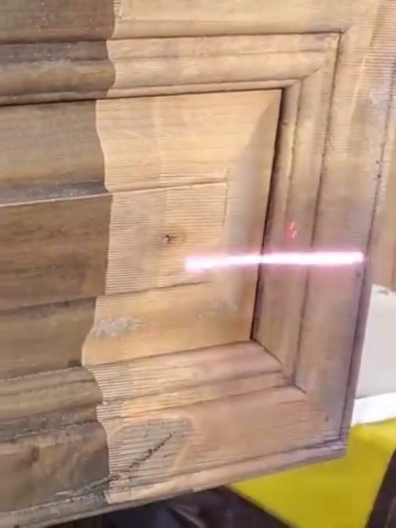 Legno da rinnovare, metallo arrugginito, pareti da pulire? Con un solo strumento fai tutto!