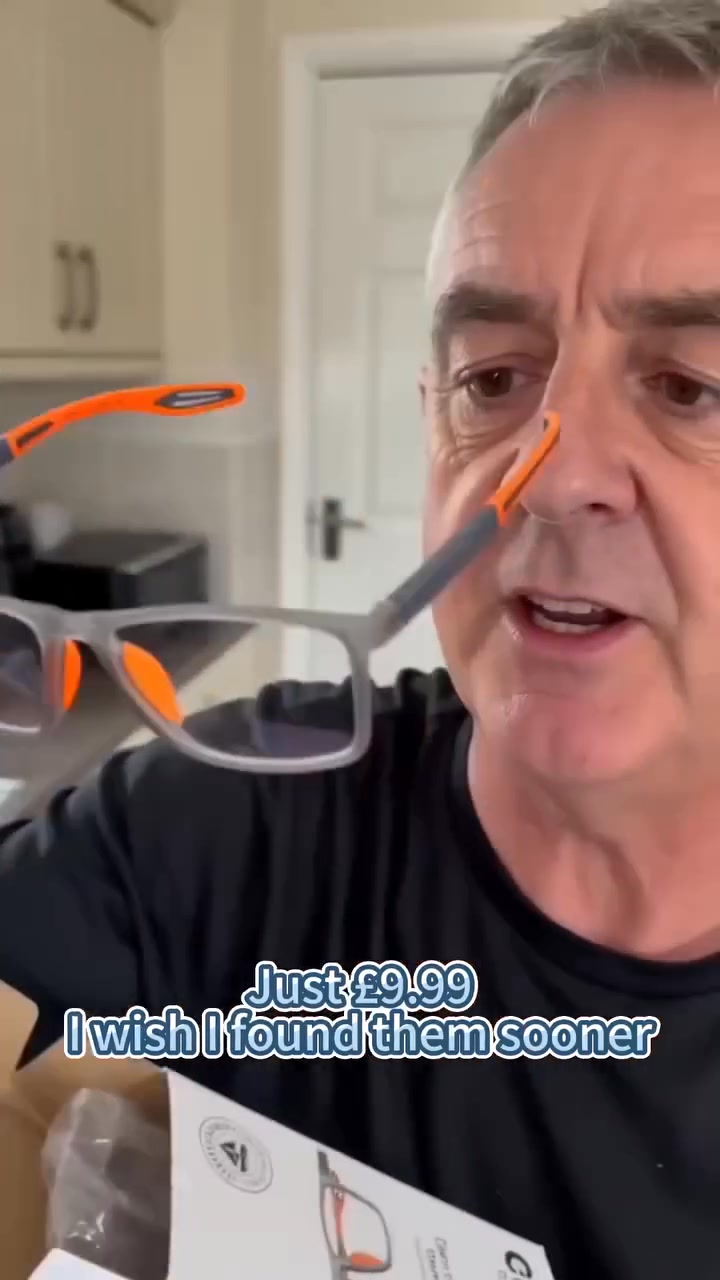 Multifocal Glasses [Adaptive Technology] —No more switching!
