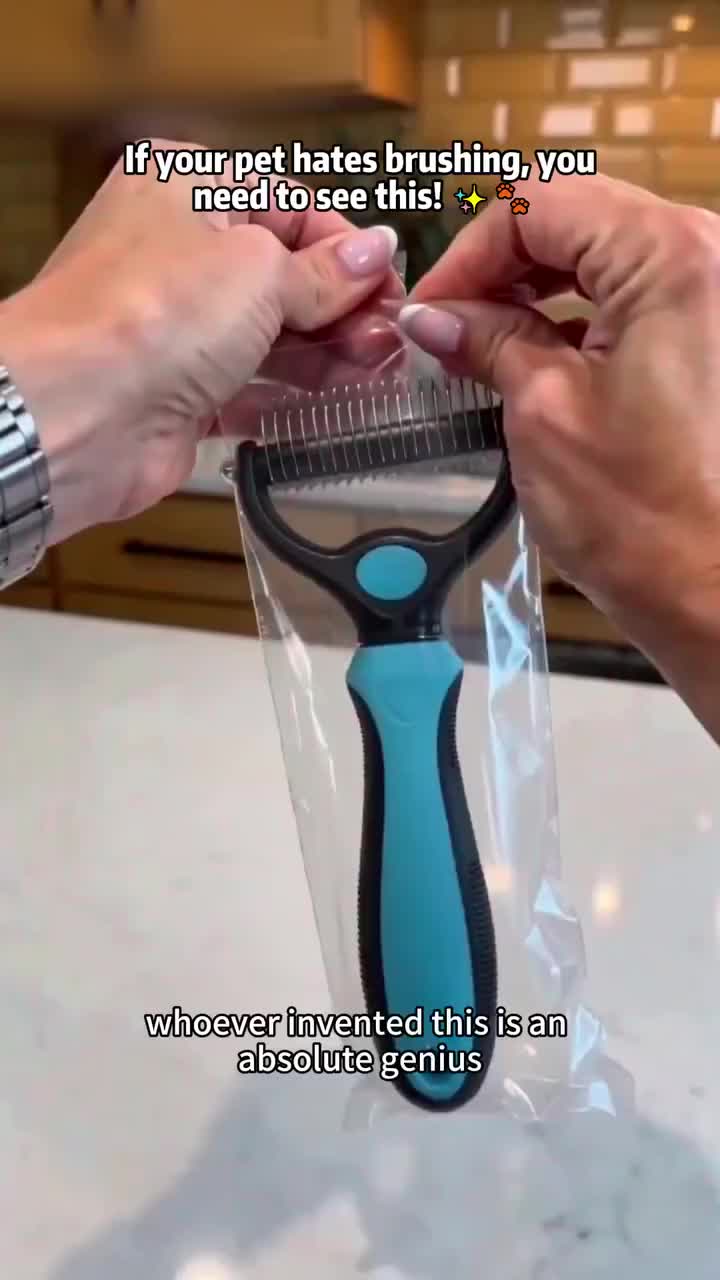 ANZEIGE: Professional Deshedding Tool for Dogs & Cats – Gentle, Efficient & Fur-Free Home