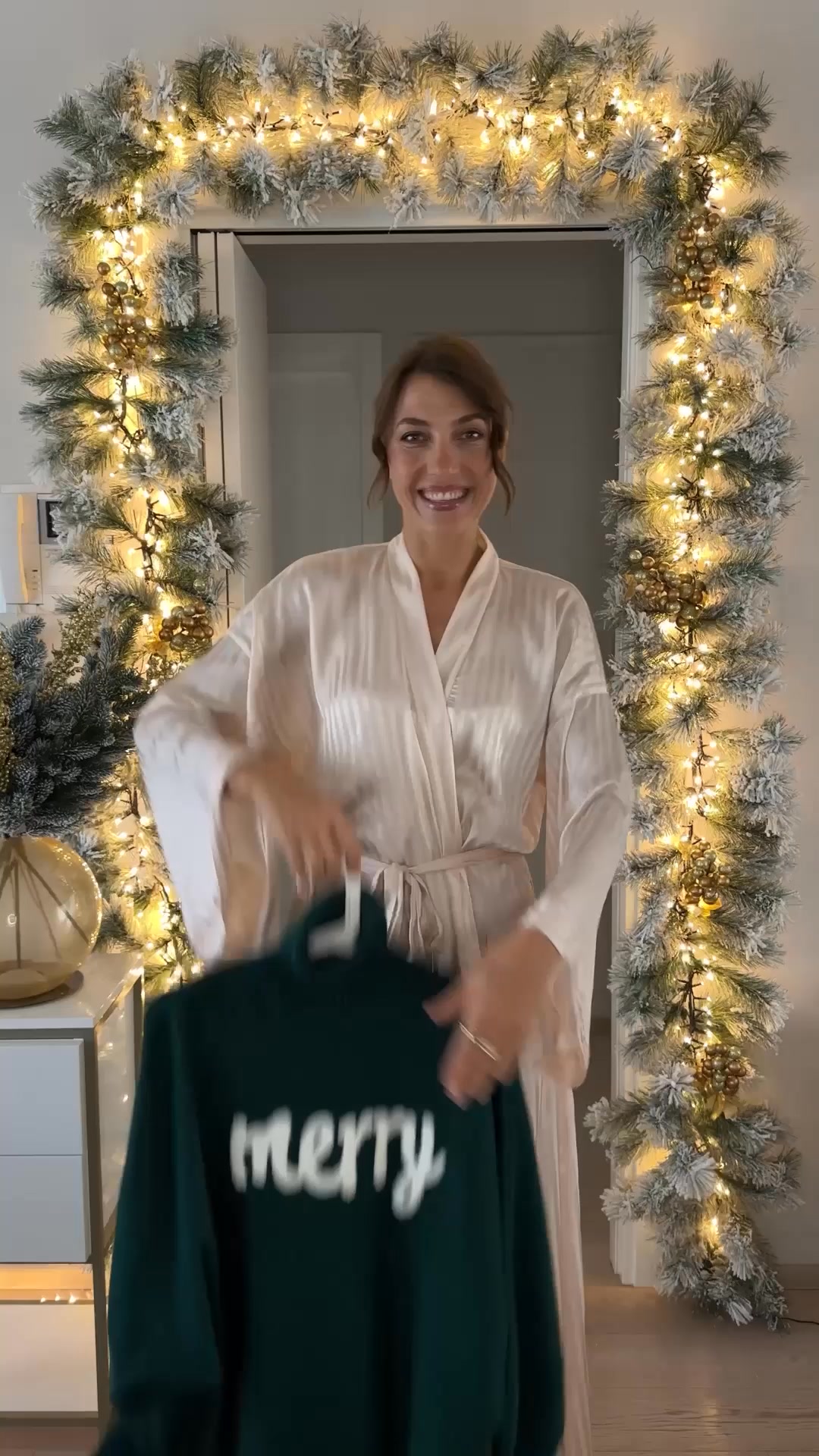 Holiday Cheer, Style Right Here