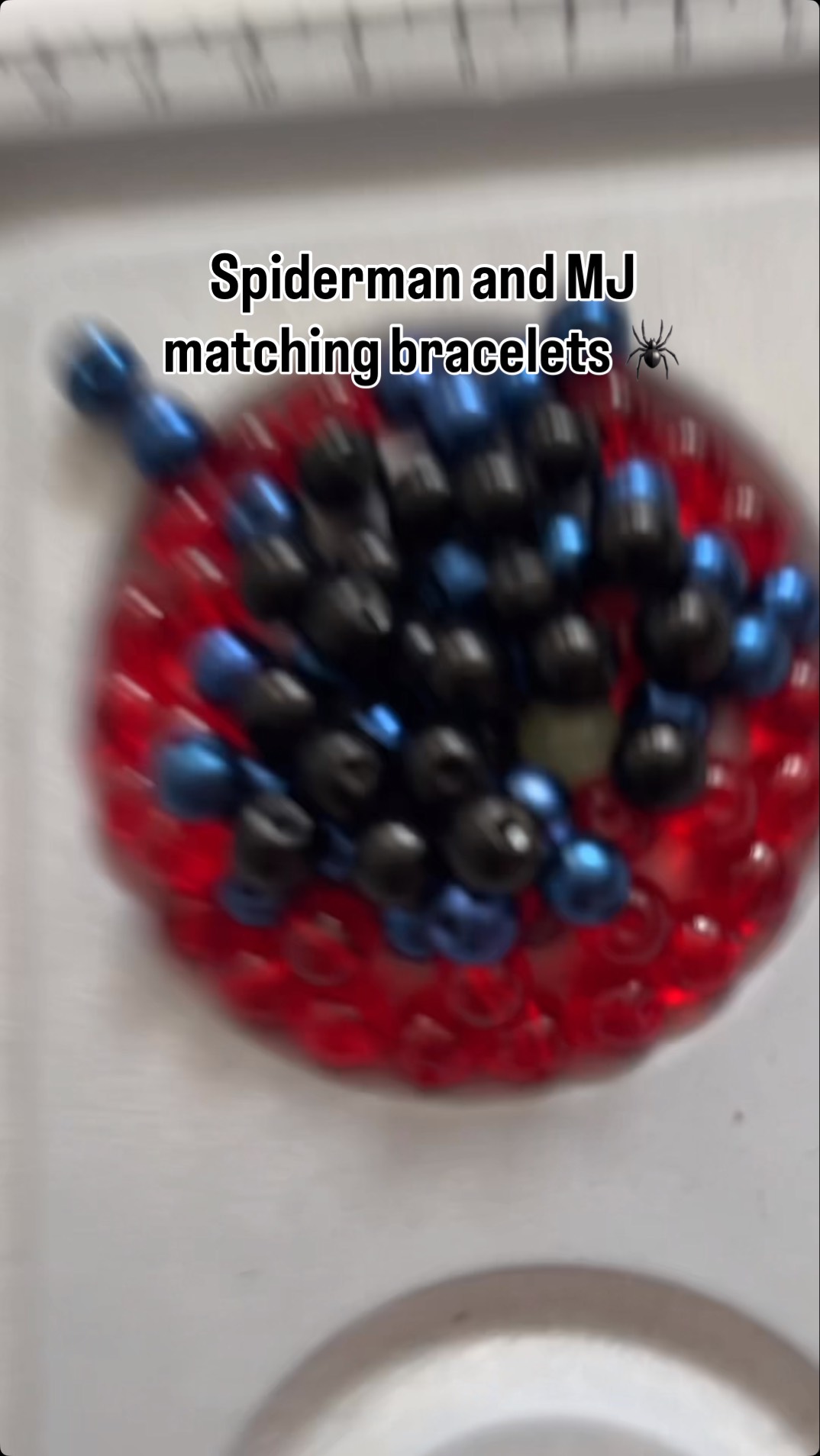 Anúncio de Beadsbynia.com