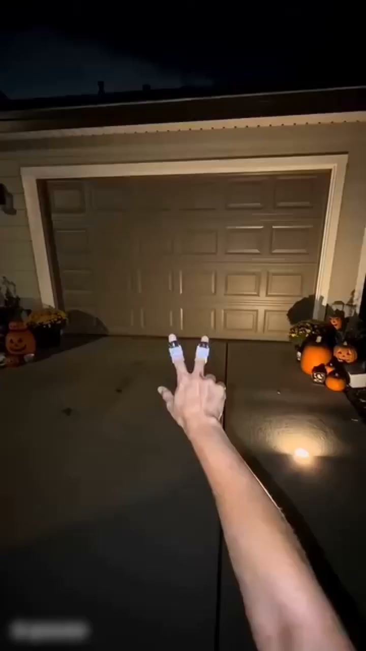 Turn Your Fingers Into Halloween Magic!