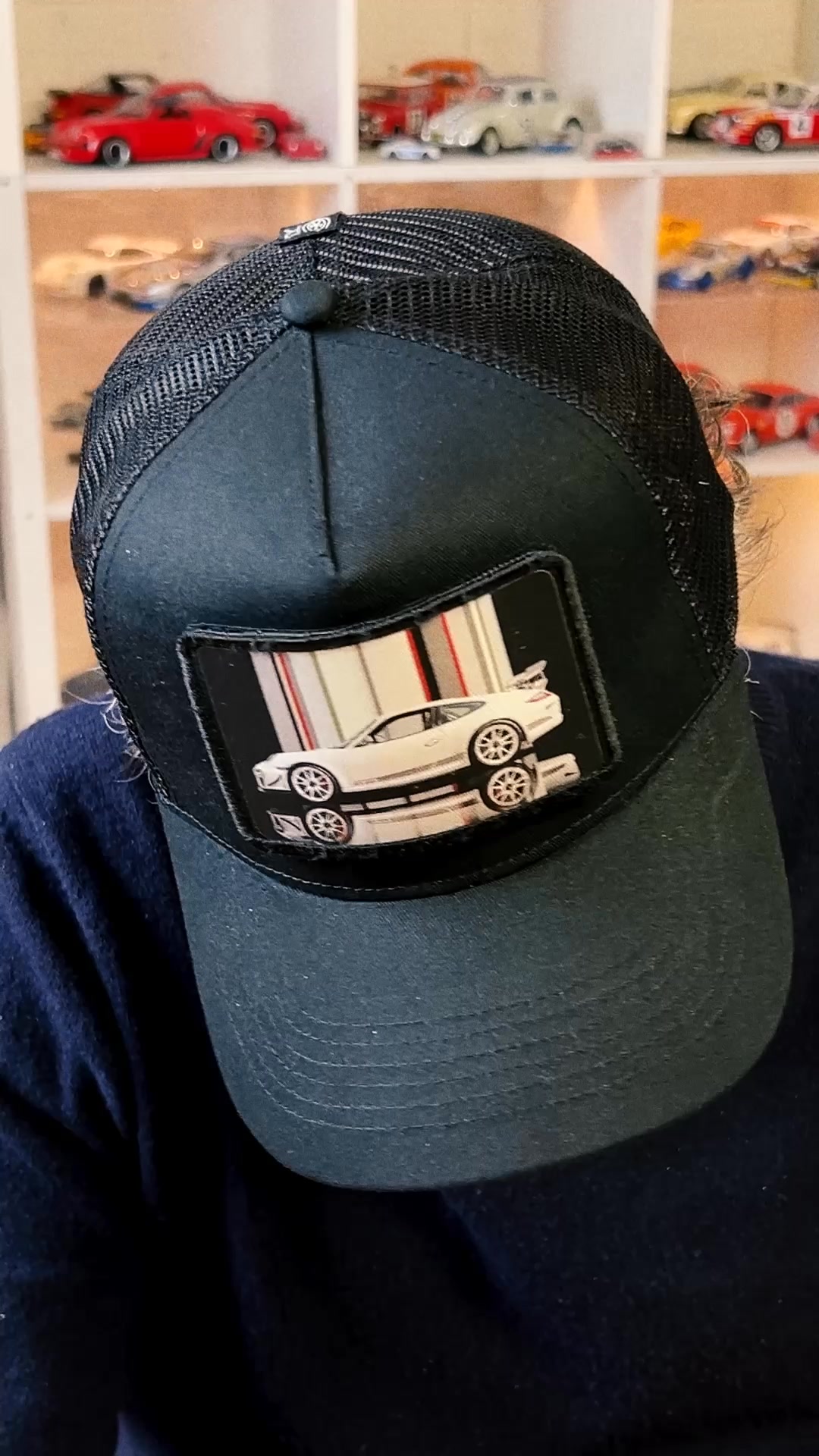 Il tuo cappellino. La tua auto.