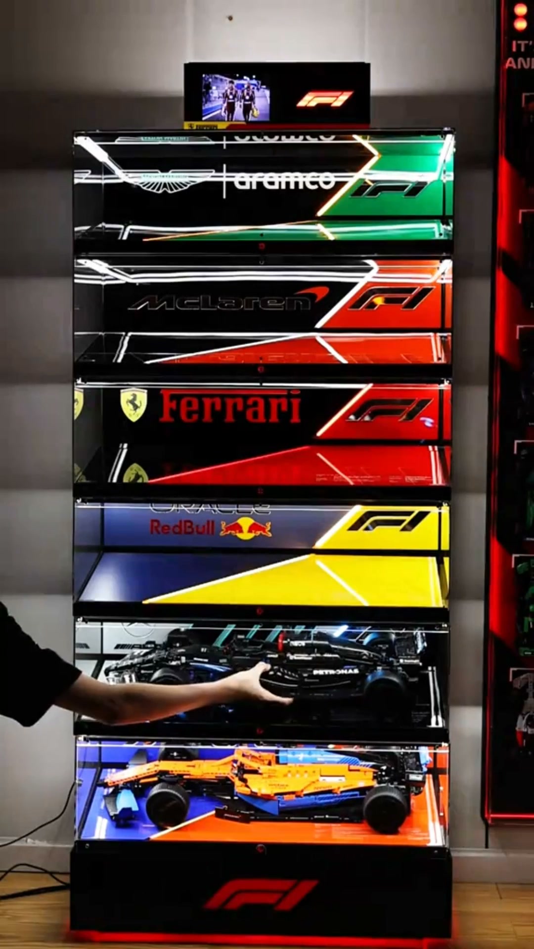 Turn Your F1 Legend Into a Showstopper!