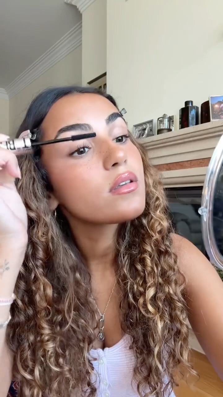 Anúncio de Maybelline New York
