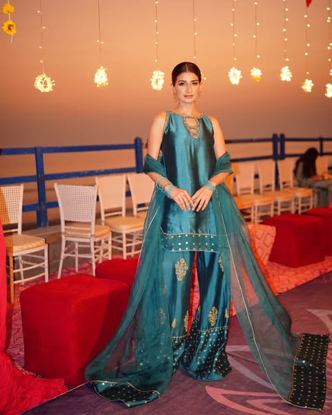 Aroza Formals