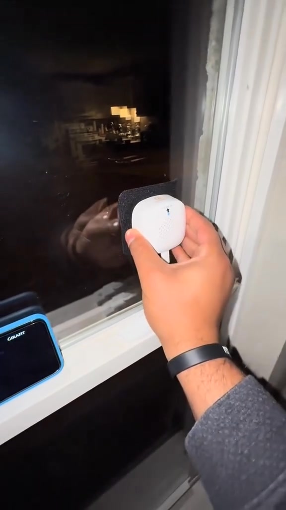 Crystal-clear security 2K camera