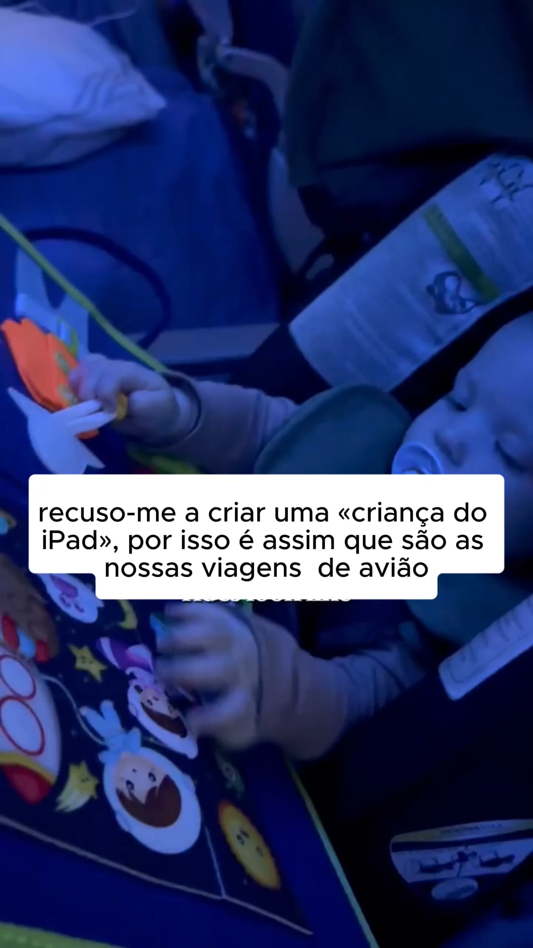 Livro sensorial para o desenvolvimento do bebé