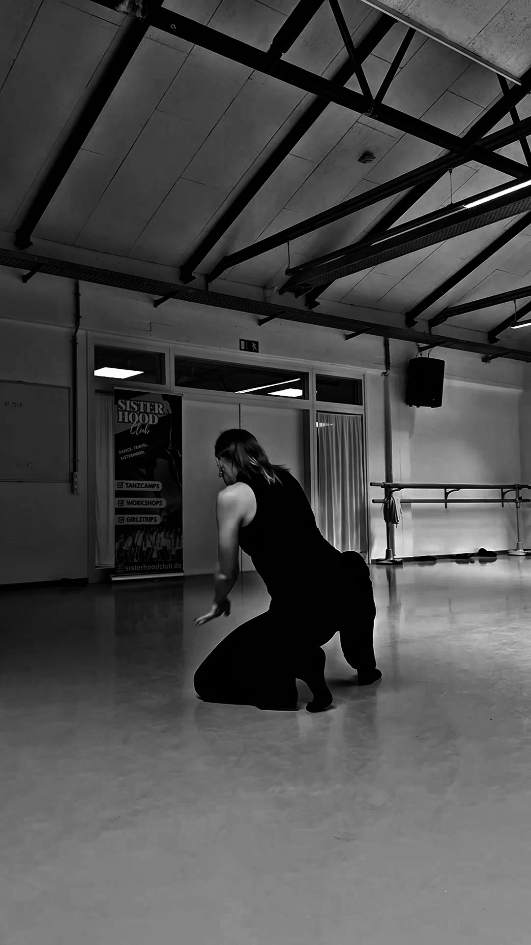 Vergiss Fitnessstudios – dein Körper will TANZEN (und zwar JETZT).