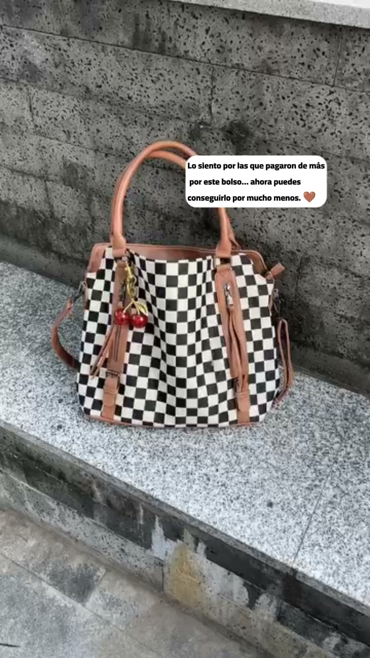 https://abrilvalenciano.com/products/valeria-bolso-amplio-de-diario