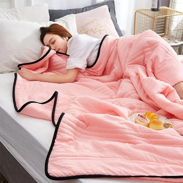 Silk Cooling Blanket - 50% Off + Free Shipping!