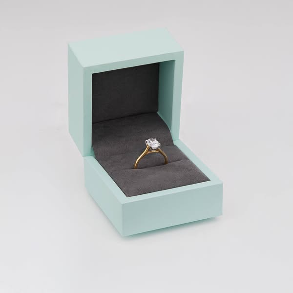 Shop Engagement Rings From Fraser Hart