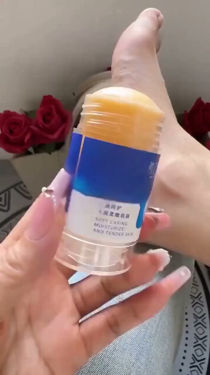 Dry, Cracked Feet? Give Them the Moisture They Need!