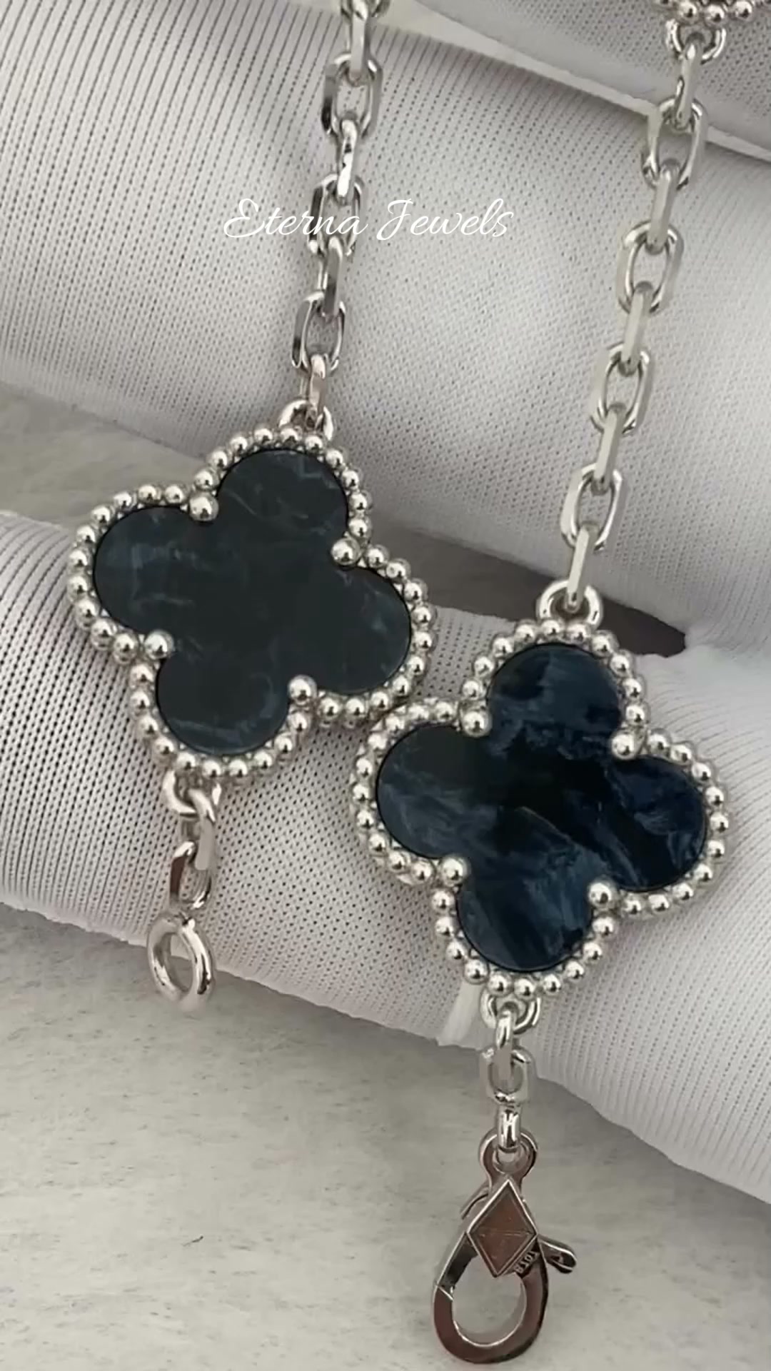 Unboxed a Box of Jewelry During Lunch — Now I Can't Focus on Work