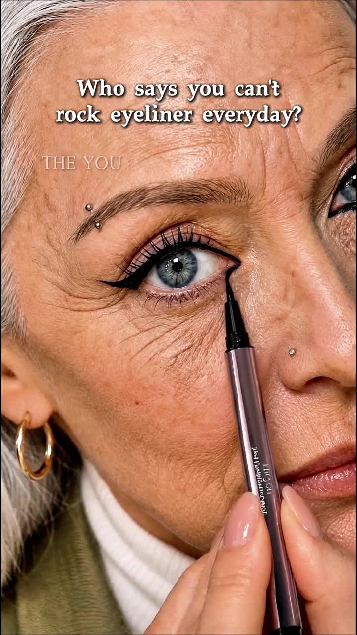 Dual-Tip Long-Lasting Liquid Eyeliner