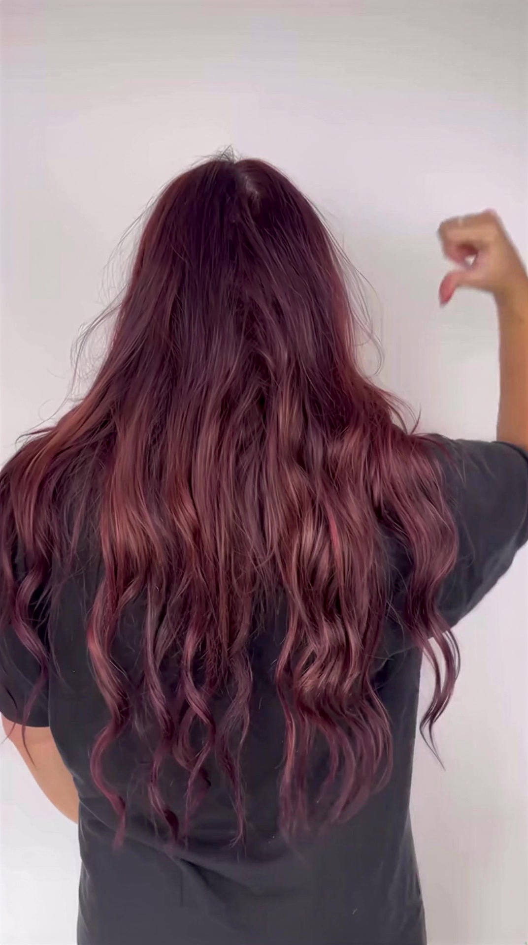 Des cheveux doux, brillants et disciplinés dès la première application