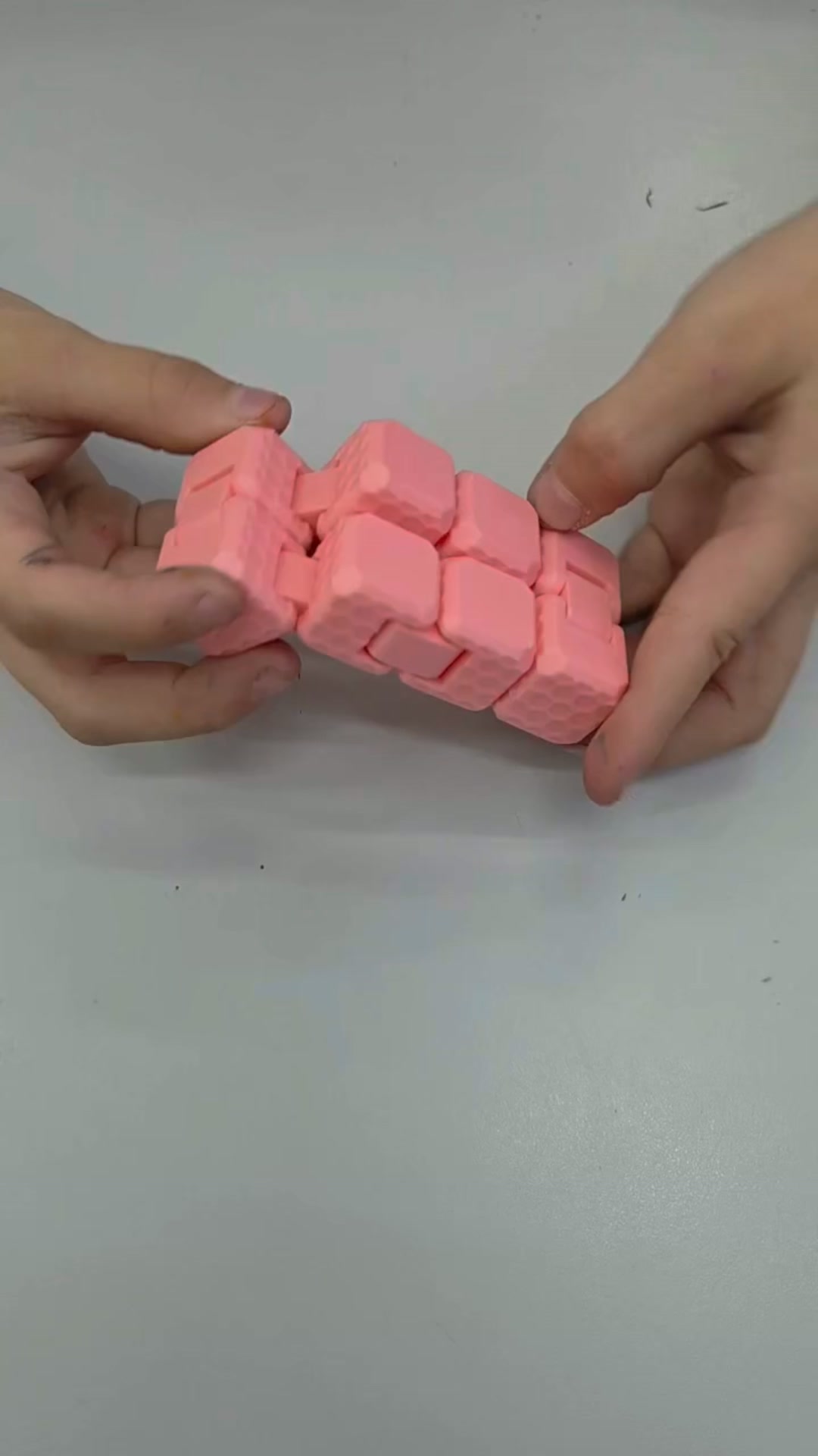 O Cubo Que Nunca Acaba