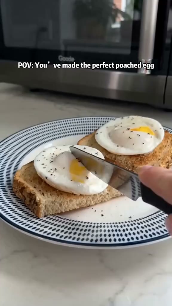 Microwave Egg Poacher with Lid & Handle