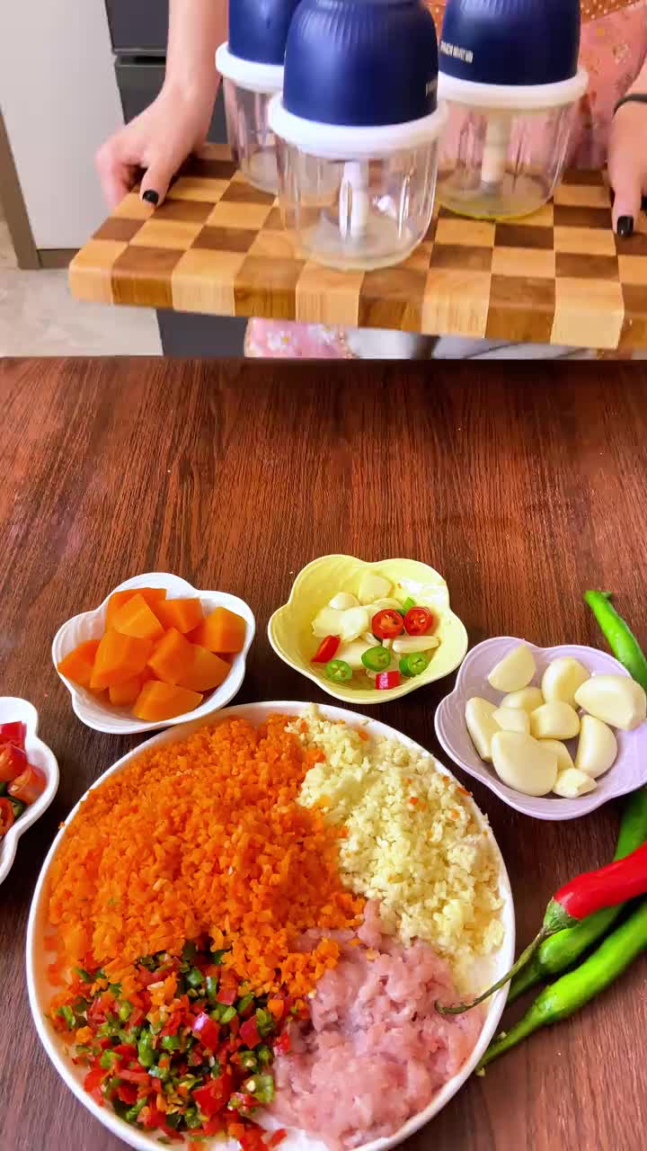 Household Electric Garlic Crusher