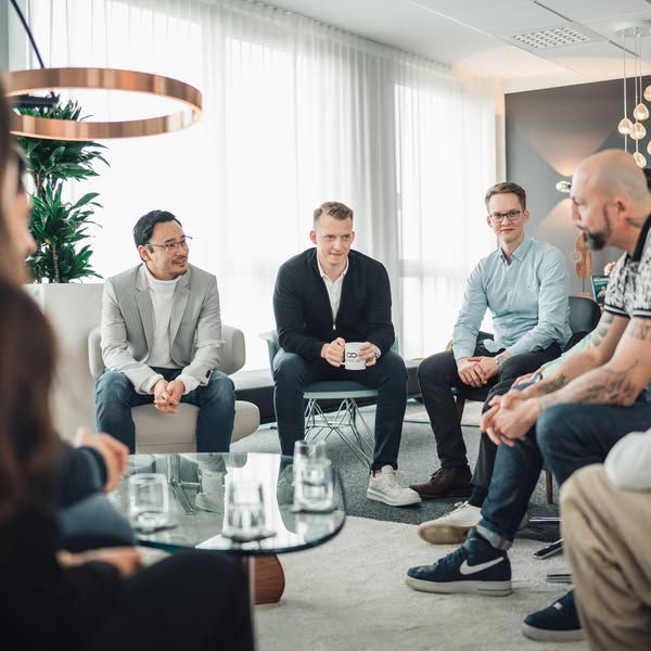 Belohnung für Empfehlungen: Komm in unser Office!
