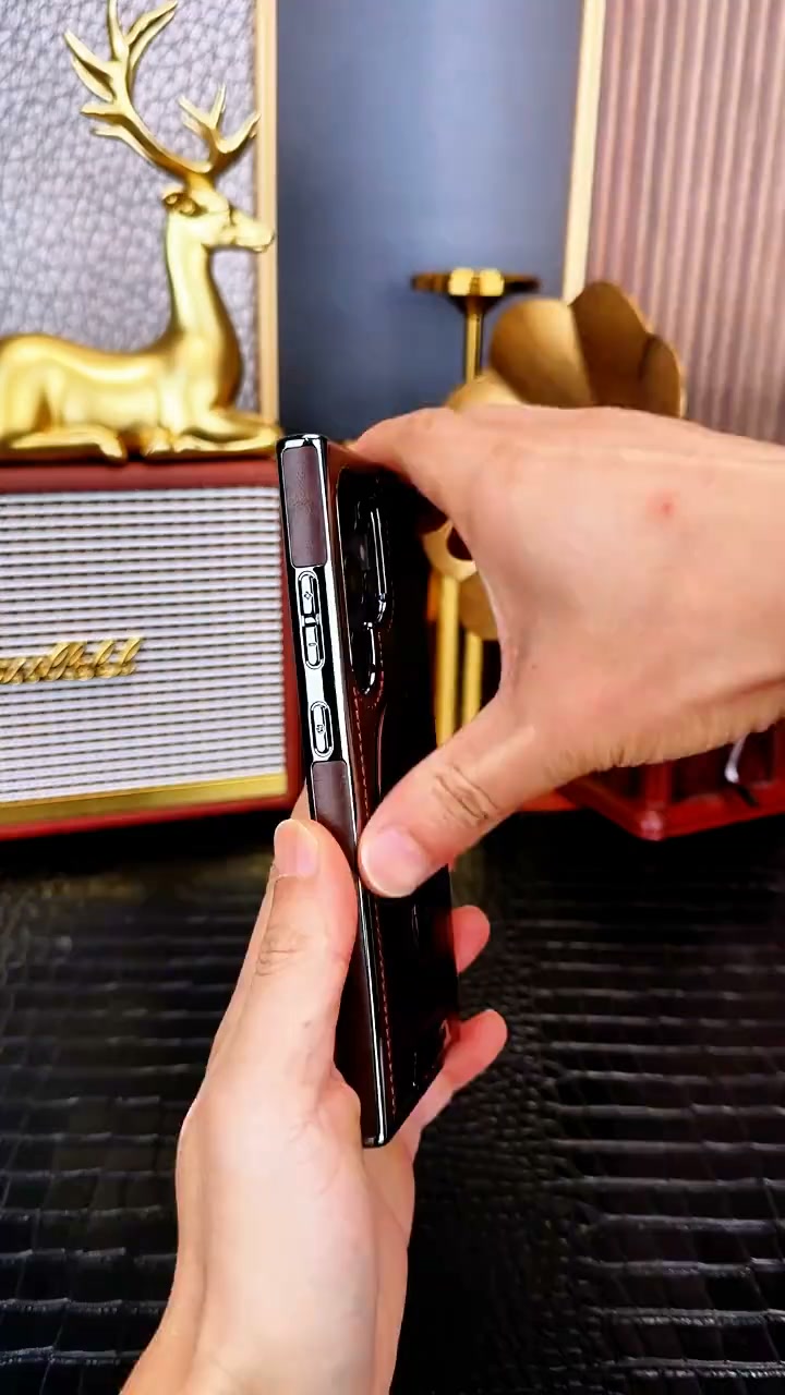 Leather Rotating MagSafe Stand Drops