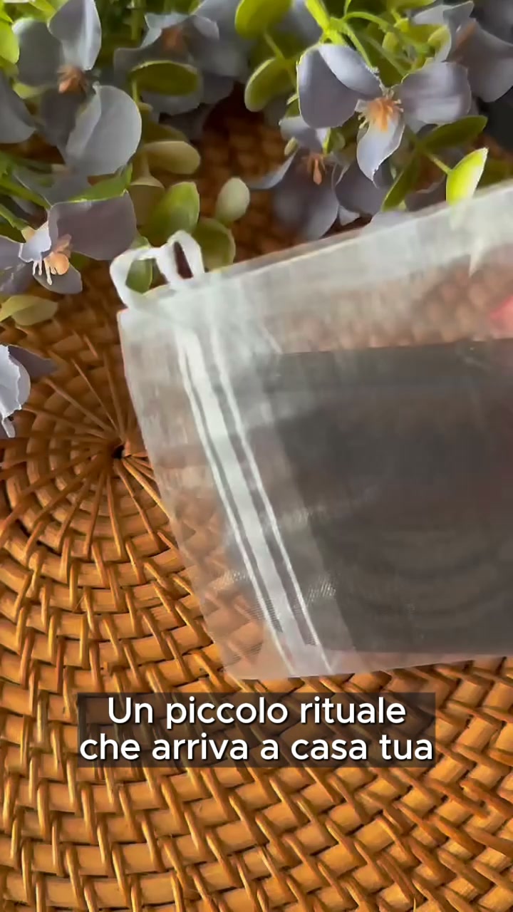 Basta viso gonfio al mattino. Più prendi, più risparmi. Spedizione tracciata in tutta Italia.