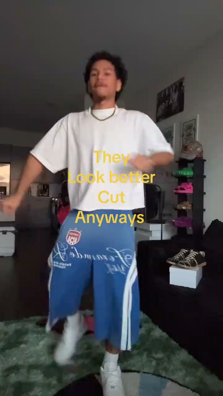 Gradient wash, crest stripe sweats