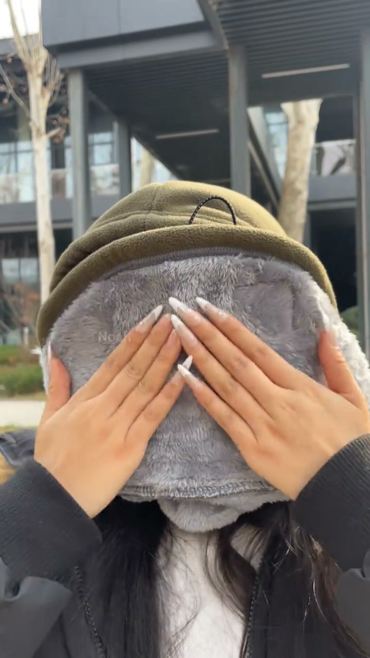 The ultimate 3-in-1 winter hood is here 50% OFF