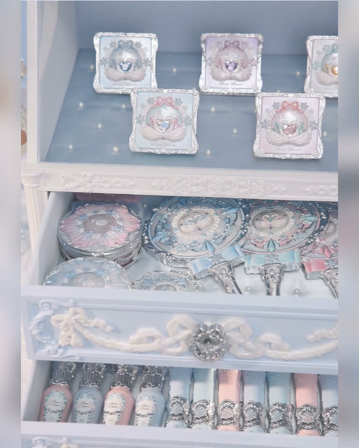 Limited Makeup Sets | Exclusive Beauty & Collector Bundles