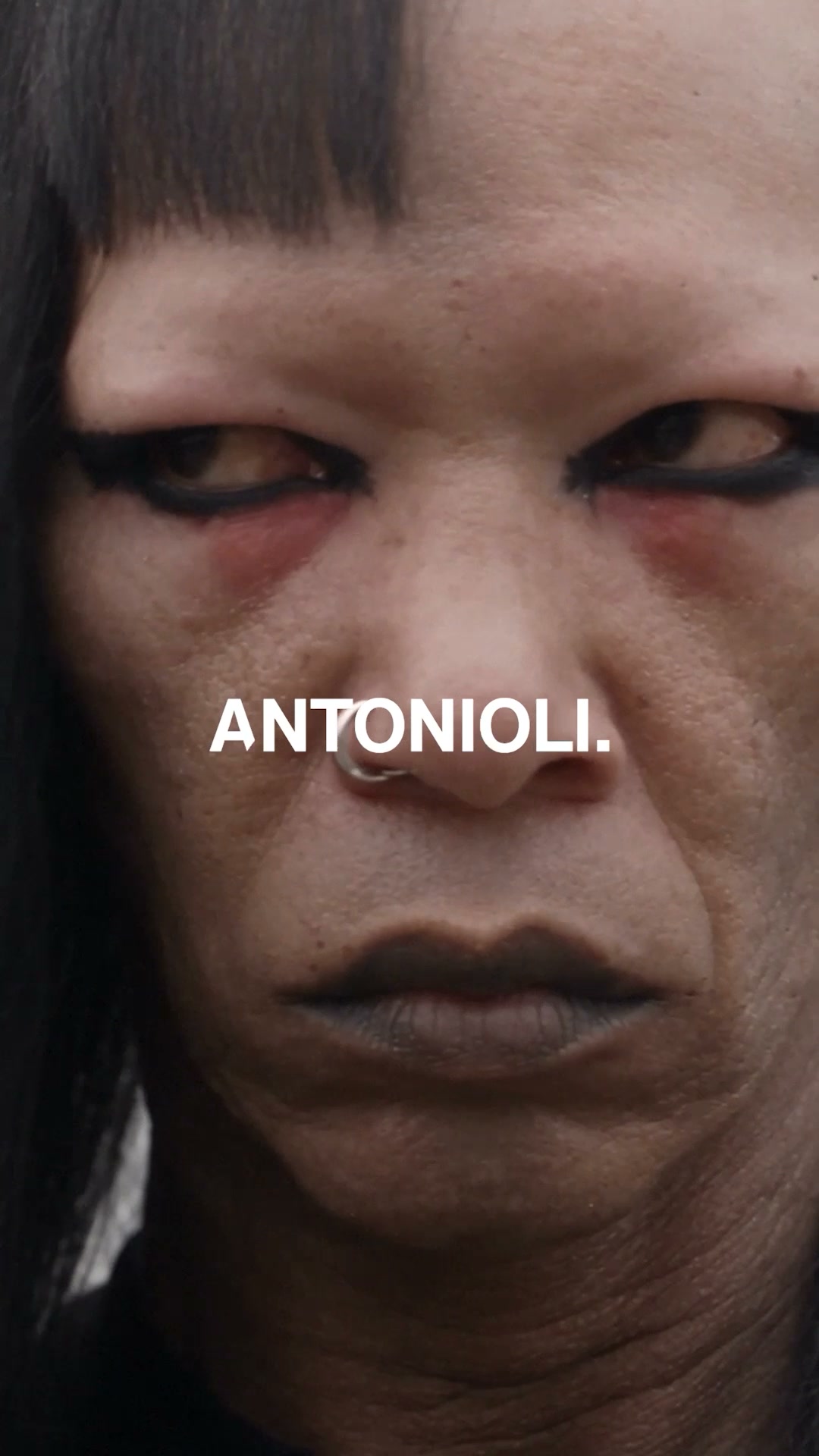 Anúncio de NOWNESS