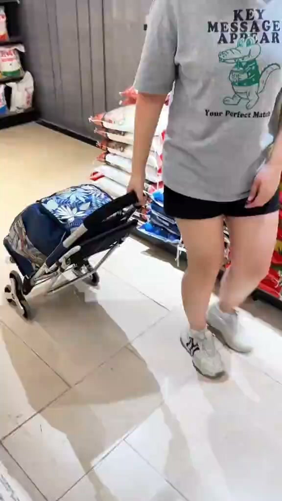 Sit, Rest & Roll — The Shopping Cart That Does More