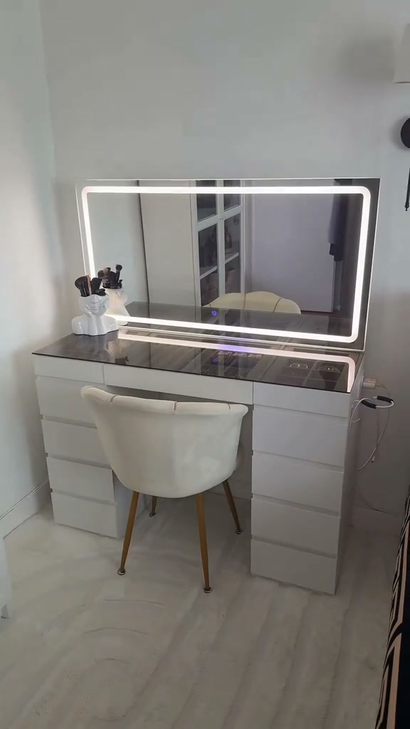 Miroir lumineux 140 × 75 cm — 149,99 €