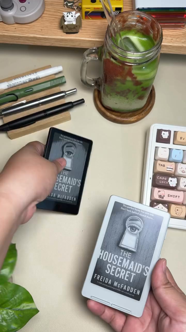 Xteink X4 Pro Pocket eReader