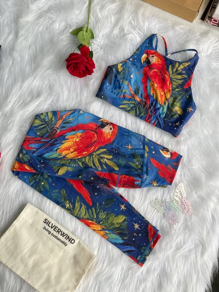 Midnight Macaw Workout Set