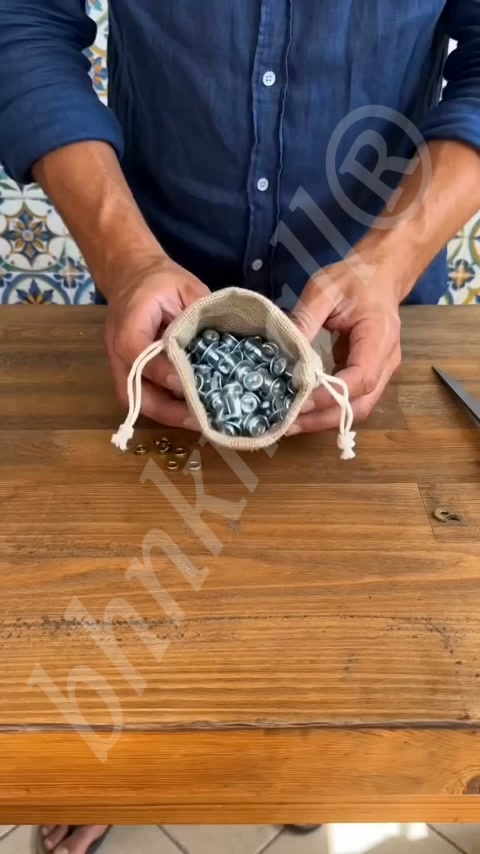 Dadi a espansione a petalo